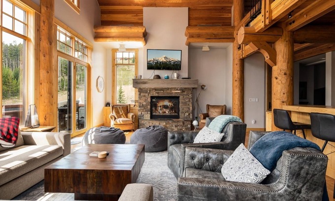 Saddle Ridge Cabina | Penthouse 1 (3-Bedroom) with Mountain view by Moonlight Basin Lodging