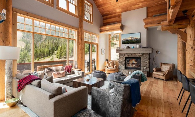 Saddle Ridge Cabina | Penthouse 1 by Moonlight Basin Lodging