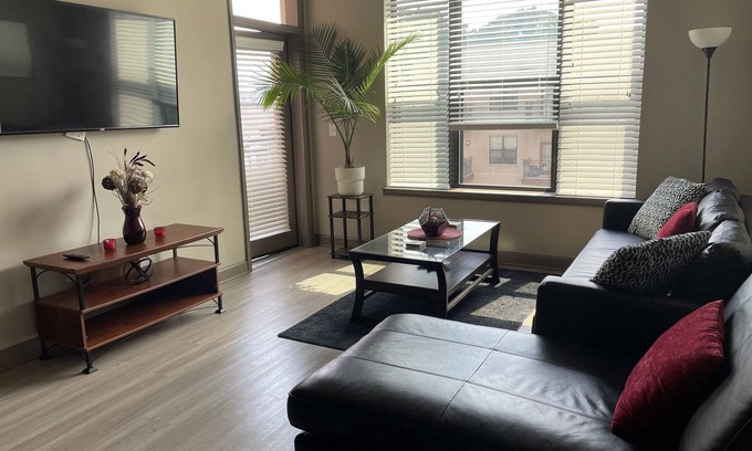 Atlantic Station Area Apartamento | PENTHOUSE 21: BEAUTIFUL LUXURY HIRISE ATLANTIC STATION