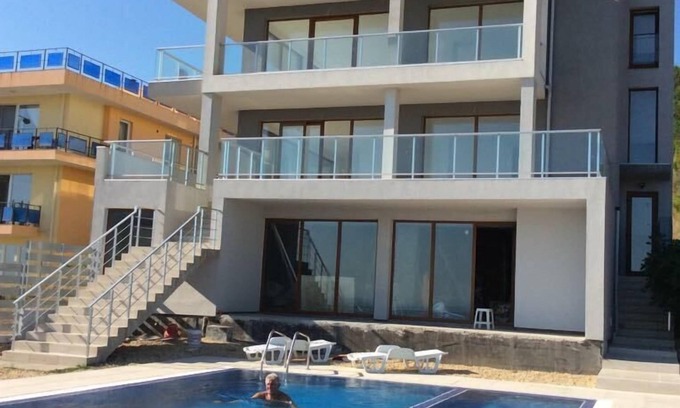 Sveti Vlas Condominio | Ático con 3 camas, la mejor vista del complejo con vistas al hotel Riu 5 * - 220 metros cuadrados.