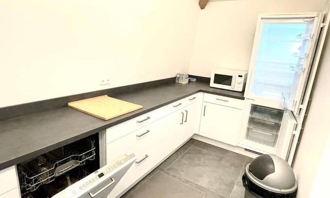 Neudorf-Weimershof Apartamento | Penthouse 3 Bedrooms- Garden in Center