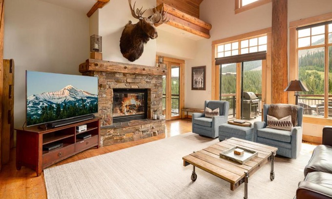 Saddle Ridge Cabina | Penthouse 3 by Moonlight Basin Lodging