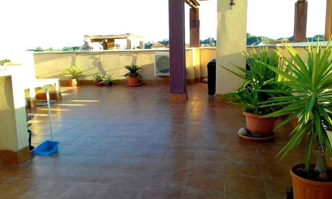 Los Geraeos Apartamento | Apartamento ático con una ubicación ideal a solo 3. 8 km del centro de Águilas