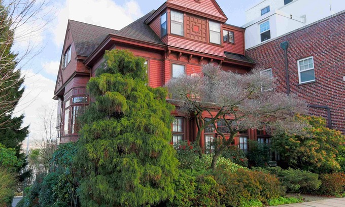 New Tacoma Apartamento | Penthouse Apartment in an 1890 Mansion