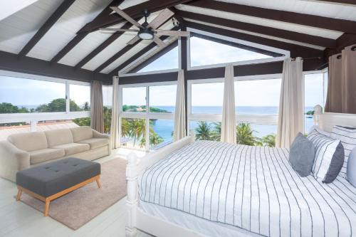 Half Moon Bay Apartamento | Penthouse Beachfront Luxury Bay View - West End