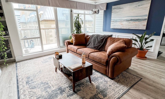 Church and Wellesley Condominio | Penthouse Condo with Office Space in Central Toronto