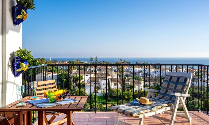 El Faro Apartamento | Penthouse in El Faro by Costarentals - Ref 51
