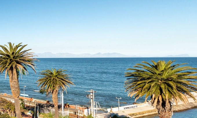 Kalk Bay Apartamento | Penthouse in The Majestic Village, Kalk Bay