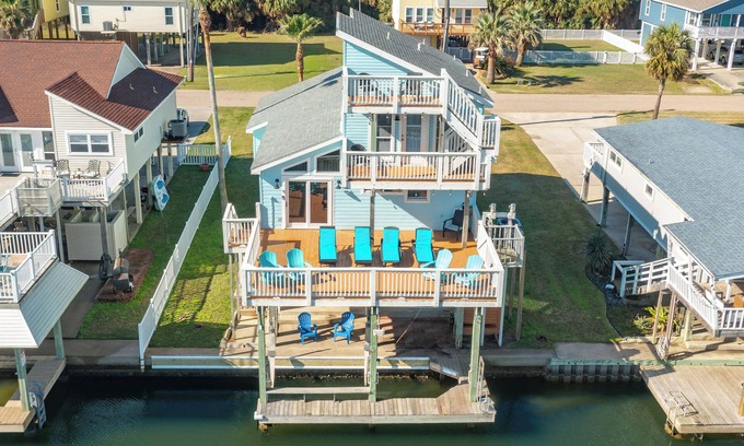 Isla Del Sol Casa | Penthouse-like views of Gulf, Beach & Bay!