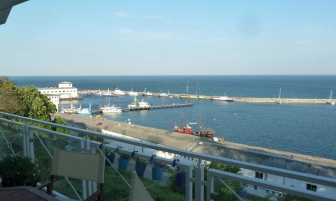 Sassnitz Apartamento | Ático de lujo en la PRIMERA FILA junto al mar con vistas de 180 grados de agua