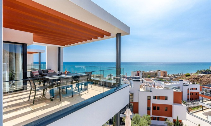 Fuengirola Apartamento | Penthouse Middle Views | Lujo, piscina de terraza, vista del mar