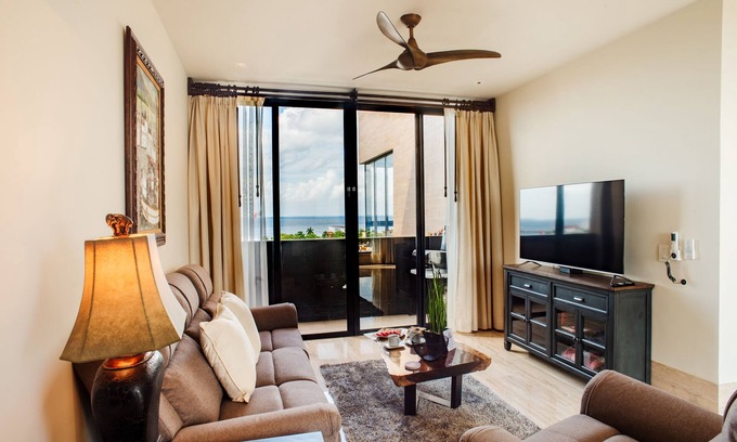 Adolfo López Mateos Condominio | Penthouse Perfect-Just Released