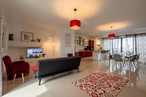 Tal-Ibrag Apartamento | Penthouse Near Paceville with Private Terrace by QuickTrips