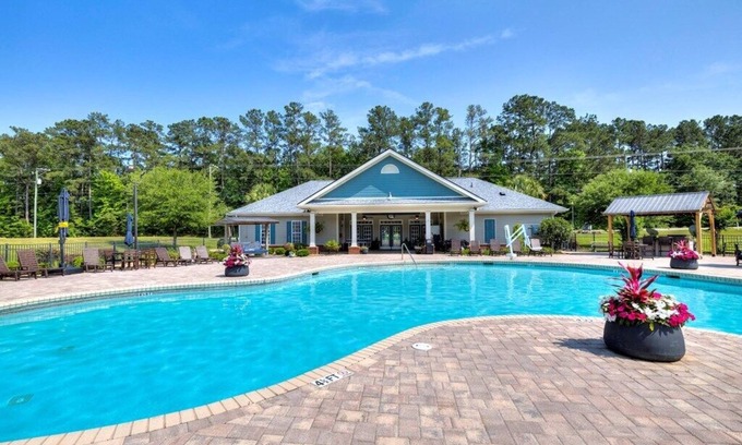 Santee Condominio | "Penthouse" on Lake Marion, SC at the Club Wyndham Resort Sleeps 8