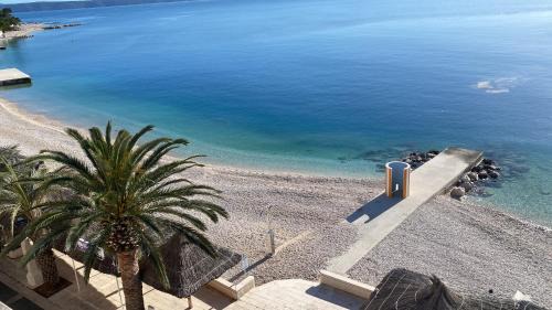 Podgora Apartamento | Penthouse Villa Spomenka top floor apartment on central beach