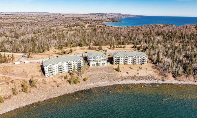Two Harbors Condominio | Penthouse w/pool & hot tub