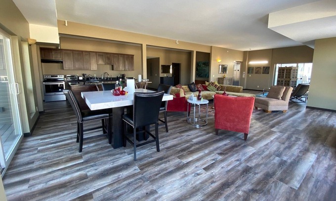 Whittier Apartamento | Penthouse with a Downtown Minneapolis View