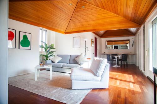 San Vittore Apartamento | Penthouse with Panoramic Terrace - Design and Luxury