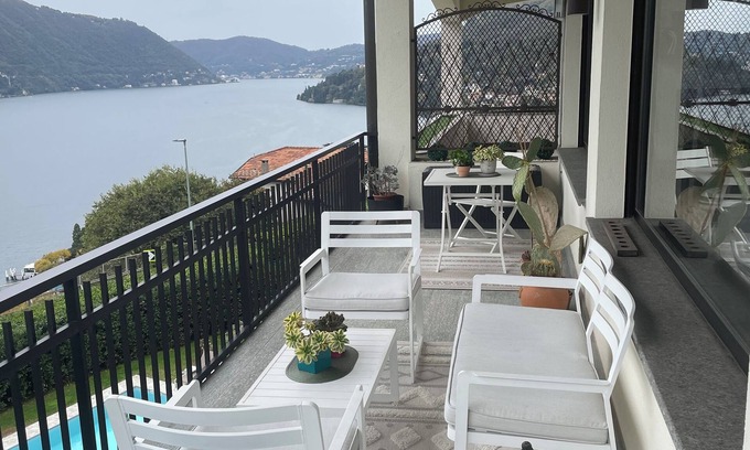 Moltrasio Apartamento | Penthouse with Stunning Lake View