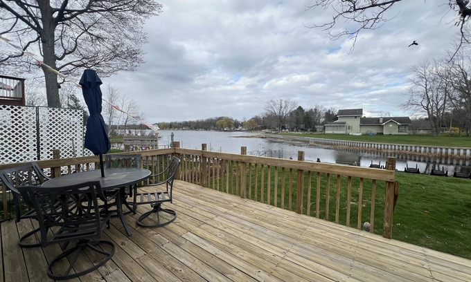 Pentwater Cabaña | Pentwater Paradise on Bass Lake