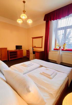 Hradec Kralove Casa | Penzion Černý Kůň