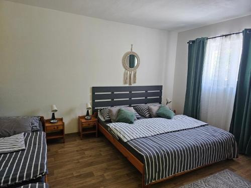 Kobyli Casa | Penzion a Pizzerie Na Záložně