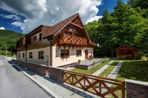 Banska Bystrica District Casa | Penzion Hastrman