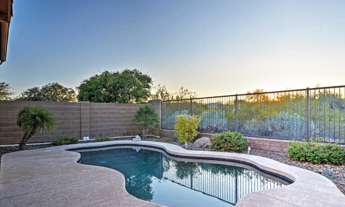 Vistancia Casa | Peoria House with Private Pool 16Mi to Lake Pleasant!