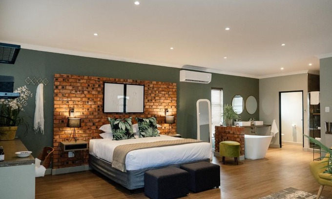 Bloemfontein Casa | Pepper Tree Venue & Guesthouse