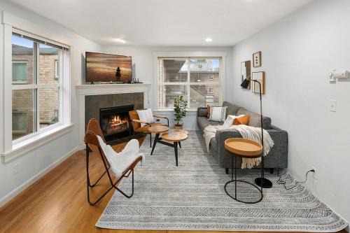 East Queen Anne Casa | Perch - Aurora Abode