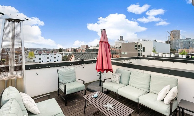 Minor Casa | Perch - Centro Guesthouse F: WS 96! Parking, Rooftop Deck & Pet Friendly