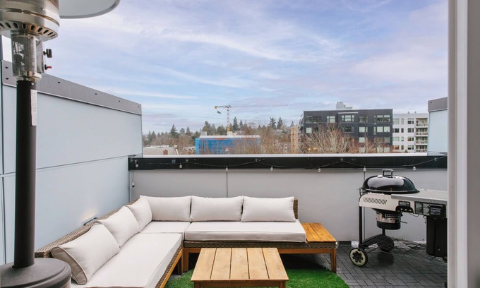 Columbia City Casa | Perch - Colombia City Comfort: 3 Bedrooms | Conveniently Located Near Transit