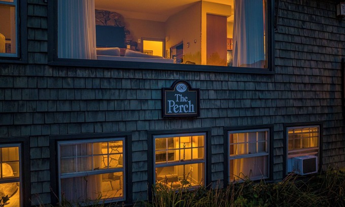 Meredith Cabaña | Perch Cottage - Lake Winnipesaukee Access - Downtown