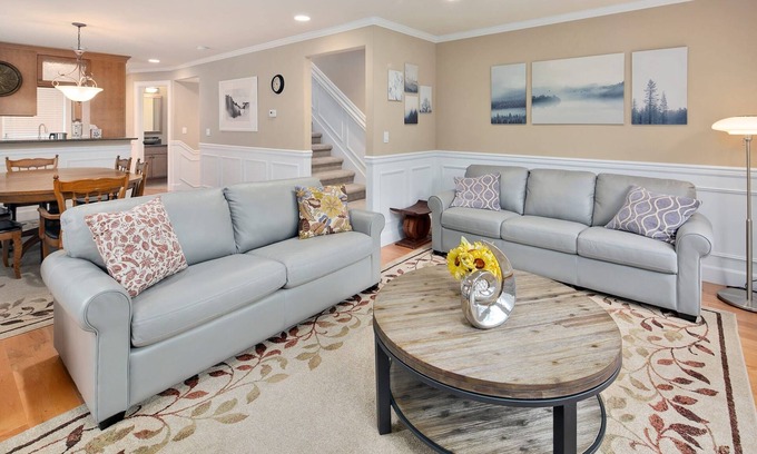 Central District Casa | Perch - Cozy Ensuites: 3BR/3BA townhome with parking