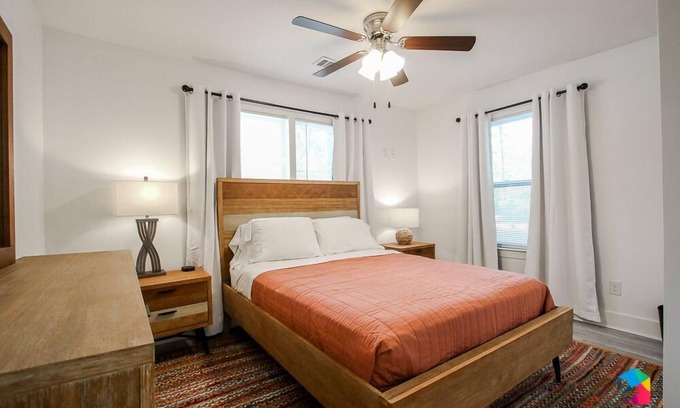 Pooler Casa | Perch*Cozy, Quiet Home Close to SAV, I-95 + Pets
