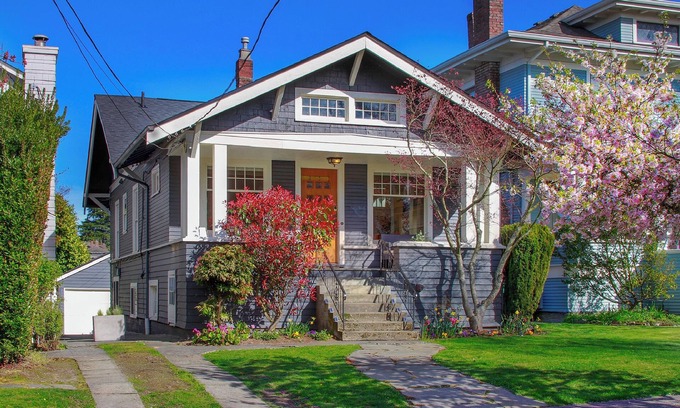 East Queen Anne Casa | Perch - Explore the heart of Queen Anne! A serene home just a short stroll from a lively district!