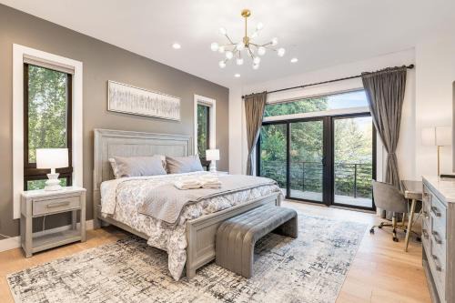 West Bellevue Casa | Perch - Private Room in Shared Home: Bellevue Splendor Birch Room