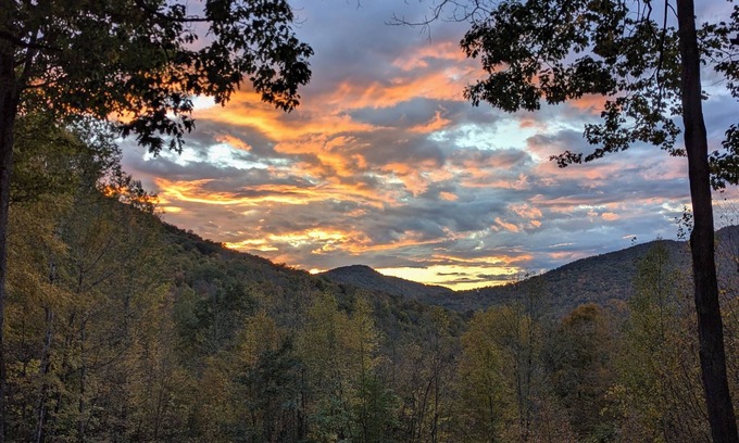 Sandgate Casa | Perched on a hill for amazing views, this is your next Vermont getaway.