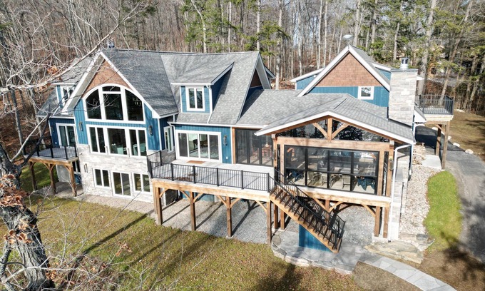 Dysart et al Cabaña | Percy Lake Private Lakehouse- 6 bedrooms, 7 bathrooms - Sauna