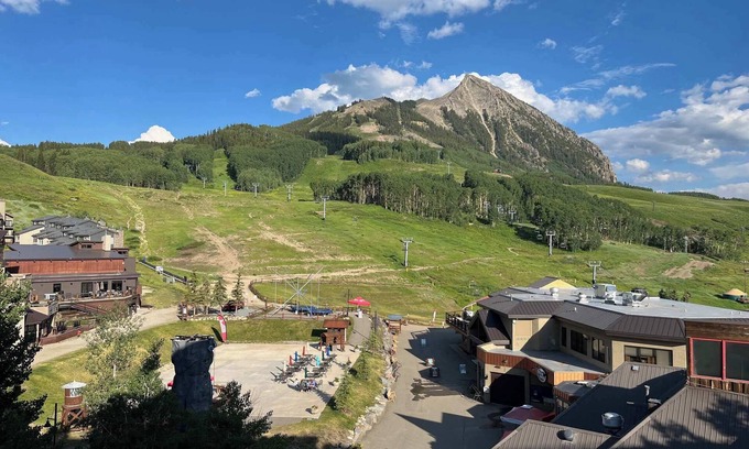 Crested Butte Condominio | Perfect 1 Bedroom, Spectacular view of Crested Butte Mountain, Amazing location