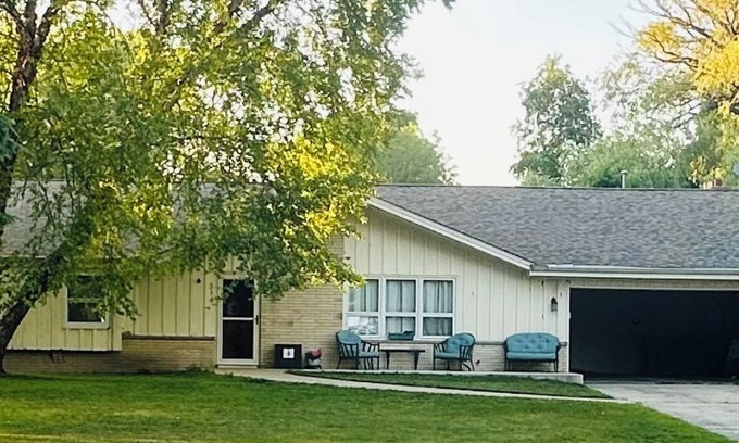 Racine Casa | Perfect 2024 RNC Milwaukee 4 Bedroom and 1 Bath