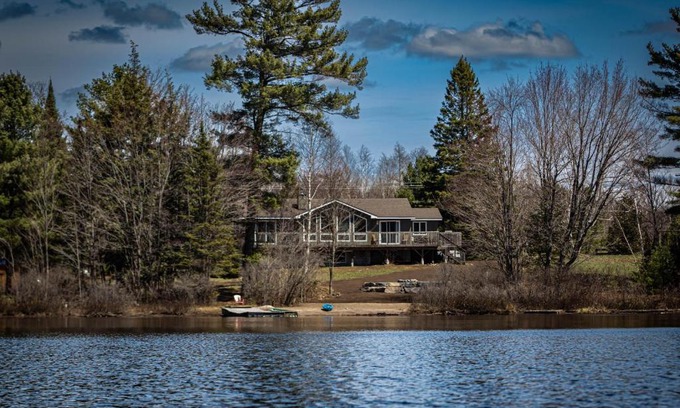 The Archipelago Casa | Perfect 3 bedroom waterfront muskoka cottage