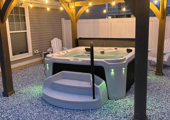 Atlantic City Casa | Perfect 5 Star Beach Block with Hot Tub