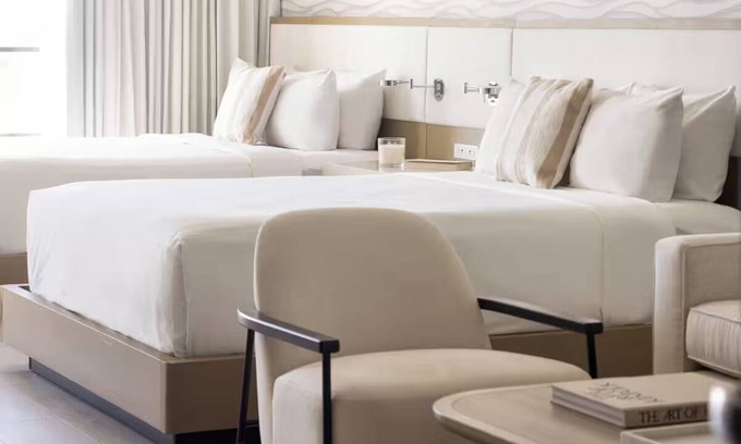 St. Pete Beach Hotel | Perfect Beach Getaway! Balcony, Outdoor Pool, Near Pass-A-Grille Dog Beach
