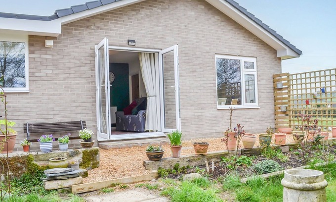 Tirabad Cabaña | 1 bedroom accommodation in Dolau, near Llandrindod Wells
