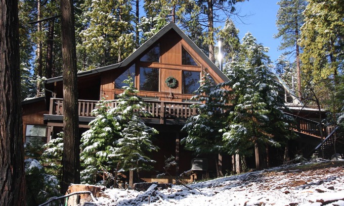 Arnold Chalet De Esquí | Snowflake Chalet en Blue Lake Springs, Arnold :, CA: tarifa con descuento para maestros