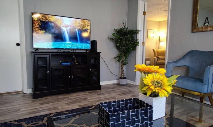 Noblesville Casa | Perfect Combo of Charm & Comfort- 2Bedroom Home