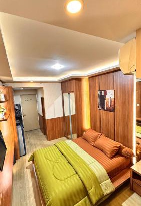 Surabaya Apartamento | Perfect Escape Studio Daily Staycation Netflix & City View at Bale Hinggil Apartments