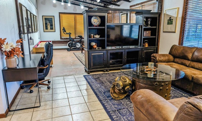 Bacliff Casa | Perfect Family Escape: Playground, Fire Pit, Games & Boat Parking Near Kemah!