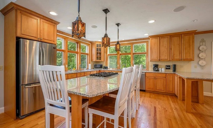 West Barnstable Casa | Perfect Family getaway Private Peaceful Newly Remodeled home on The Cape